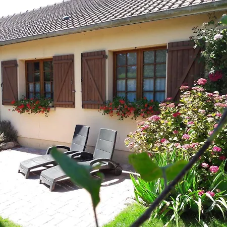 Holiday Avenue Jean Moulin